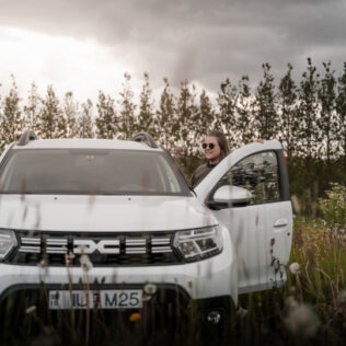 How to Choose the Right Rental Car Size for an Iceland Road Trip